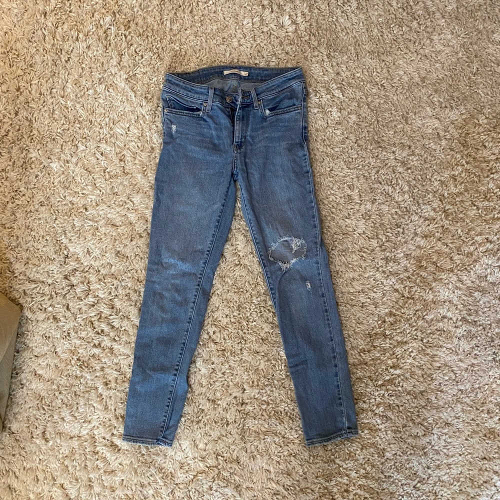- levi’s Jeans
